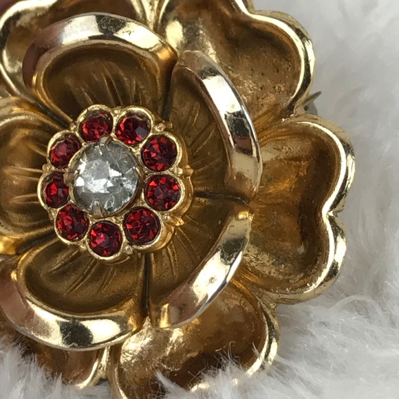 Vtg Coro Gold Tone Flower Pin Red Rhinestone Small - Picture 5 of 12